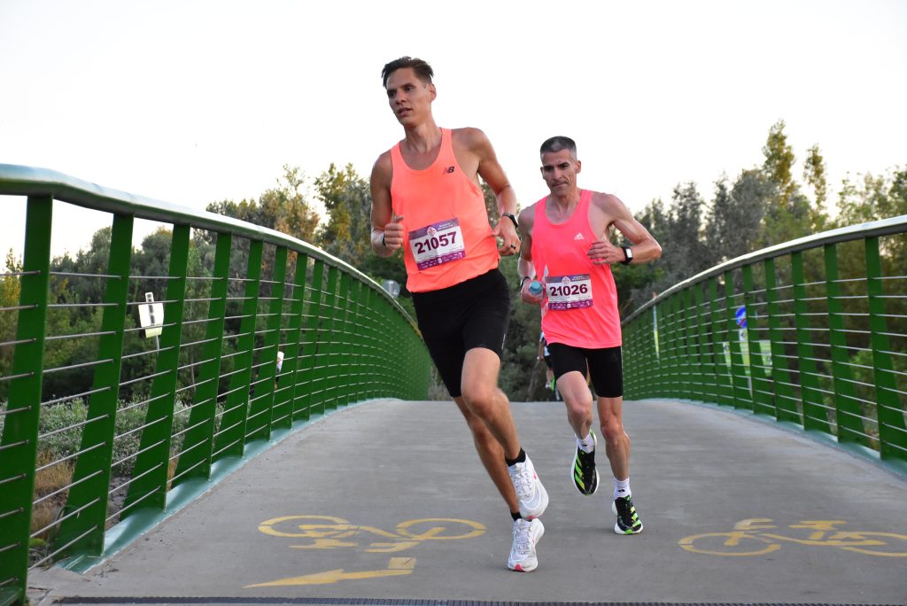 K&h esti félmaraton 2023, i. hely (váltó)